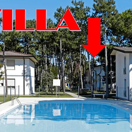 Holiday home Mit 2 Schwimmbaedern *