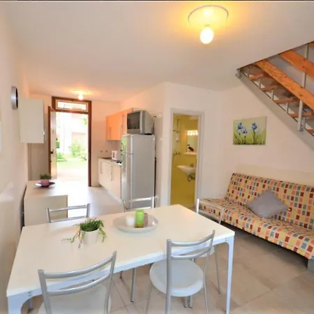 Mit 2 Schwimmbaedern * 비비오네