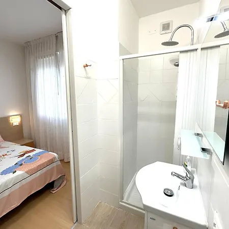 Mit 2 Schwimmbaedern Vakantiehuis *