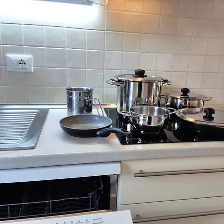 Mit 2 Schwimmbaedern