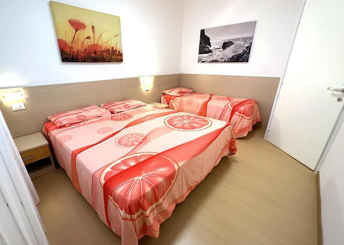 Mit 2 Schwimmbaedern